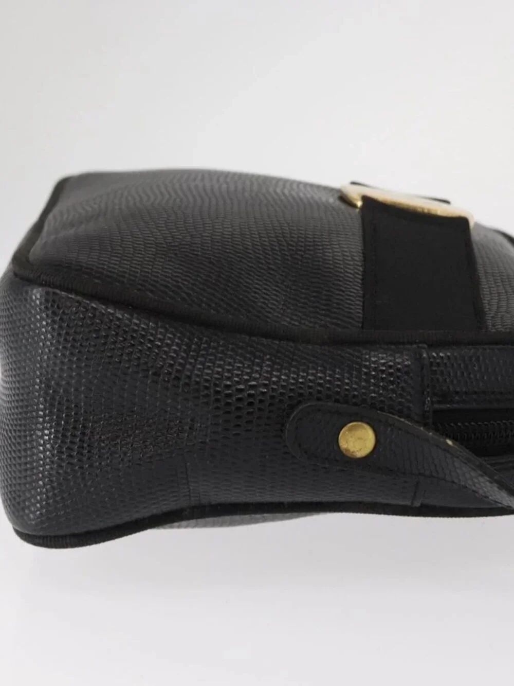 Salvatore Ferragamo Vala Shoulder Bag Leather Black Gold Auth gh1483